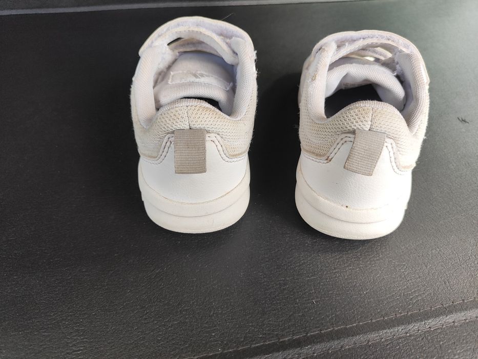 продам кросівки adidas розміру 30
