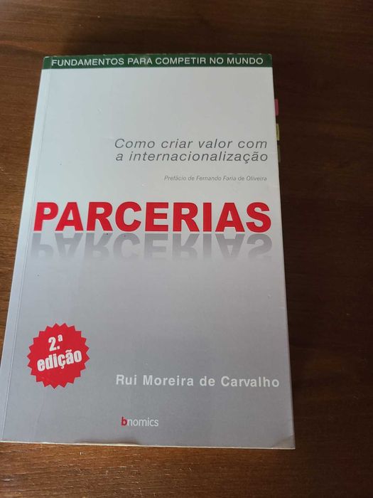 Livros Universitários de Marketing e Gestão