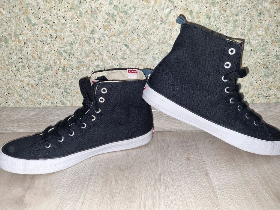 Кеди чоловічі Levi's 42р.