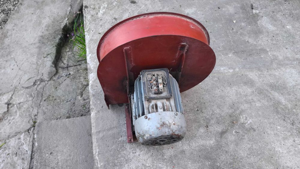 Silnik elektryczny z turbiną - 0,8 kW - używany, sprawny