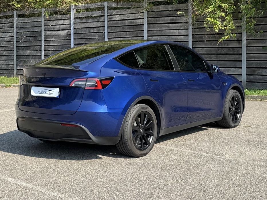 Tesla Model Y RWD