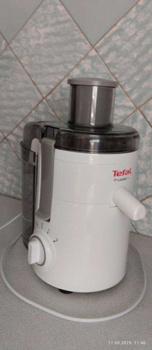 Соковижималка TEFAL FRUTELIA + Практично нова!