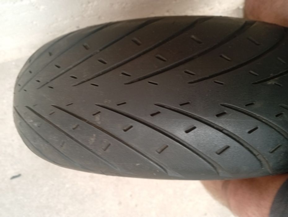 180 55 17 zr Metzeler Roadtec 01