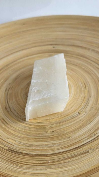 Calcite branca Natural cerca de 155gr