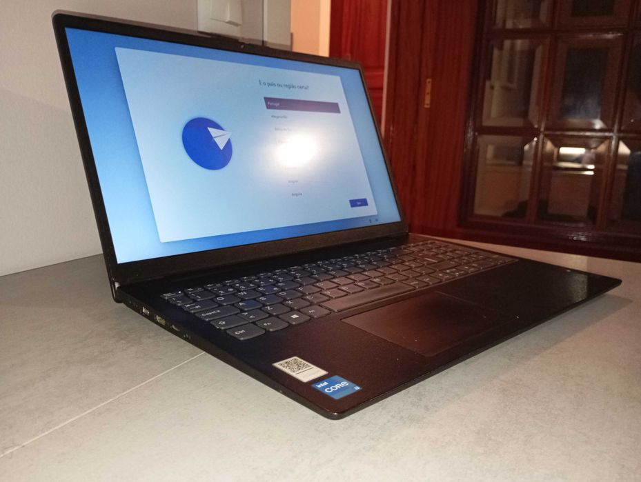 Lenovo V15 G2 ITL - i3 11ª Geração, 8GB RAM, 256GB SSD