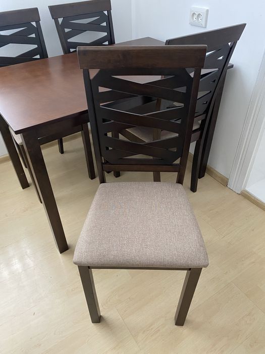 Стіл та 4 стільці