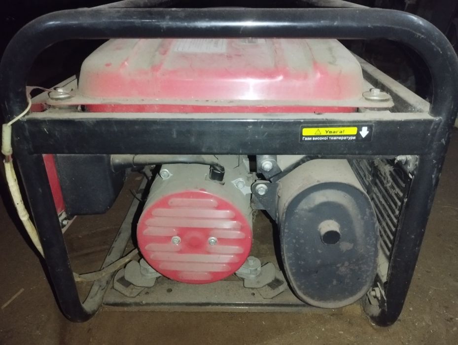 Генератор бензиновый 2,2 киловата ,обмотка медь