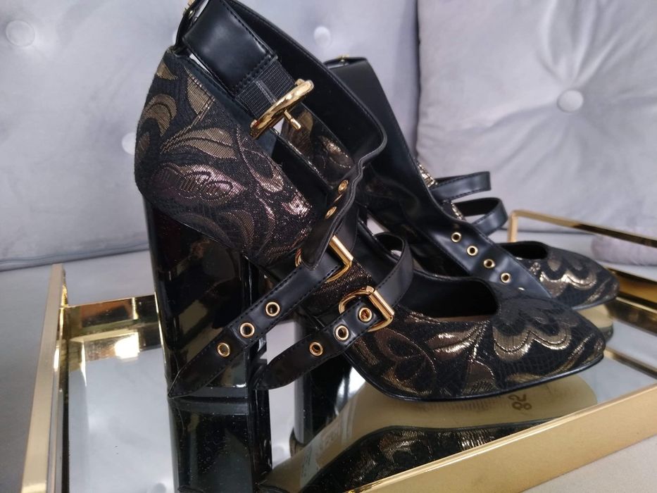 Czółenka, półbuty Guess rozmiar 38 złoto, czerń