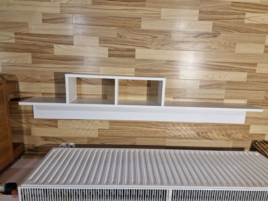 Półka  na ścianę