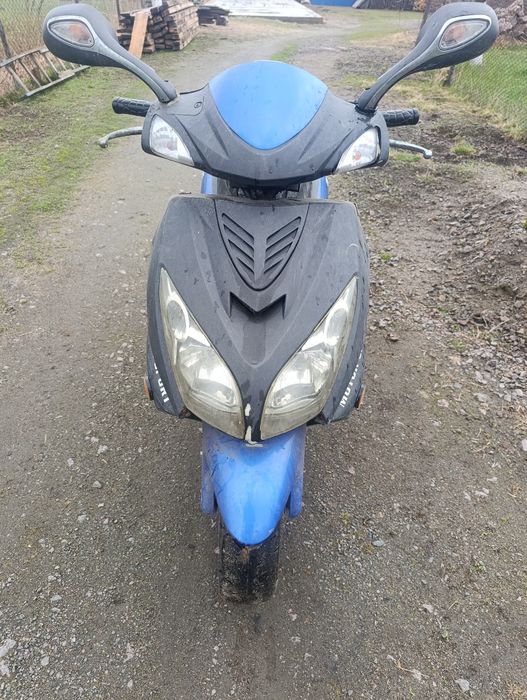 Продам скутер по запчастинах.