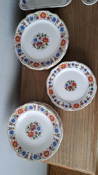 Serviço de jantar clássico_26 peças_louças Pinheira-Aveiro