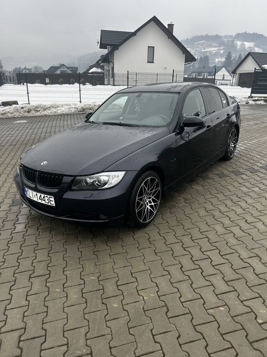 BMW E90 320i zadbane