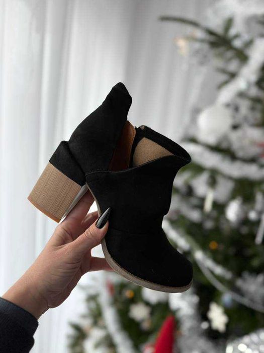 Czarne wygodne botki na kwadratowym  obcasie, zapinane zamek - 39