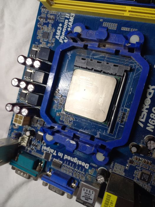 Комплект материнка asrock N68c-gs amd fx 6300+ озу кингстон 4гб