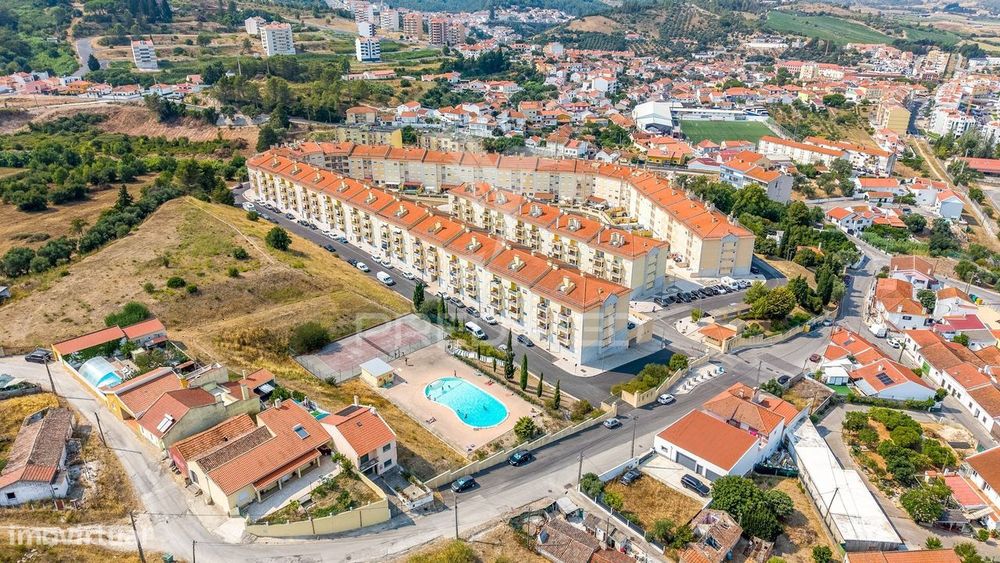 Apartamento T3 no Condomínio Horta dos Vimes -Alenquer