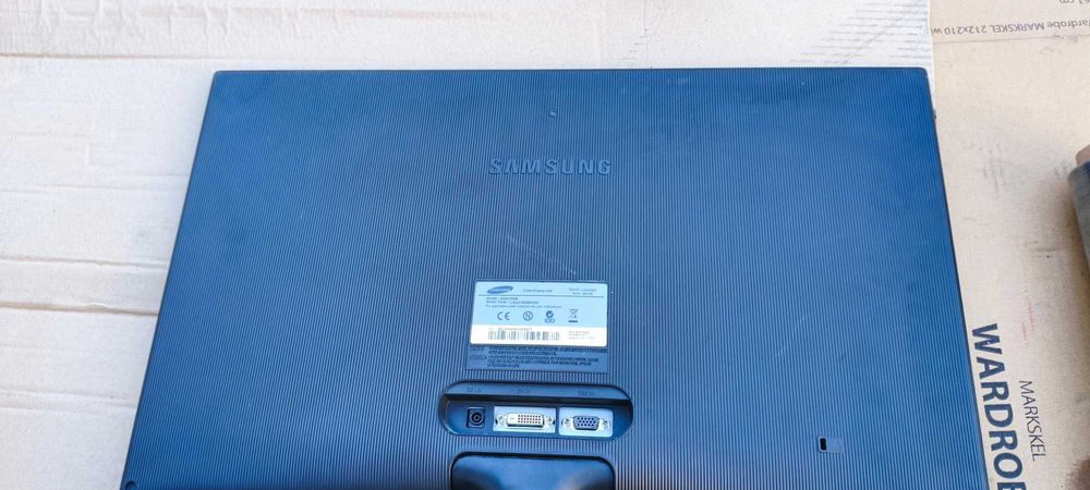 Рідкокристалічний монітор  Samsung S24C300