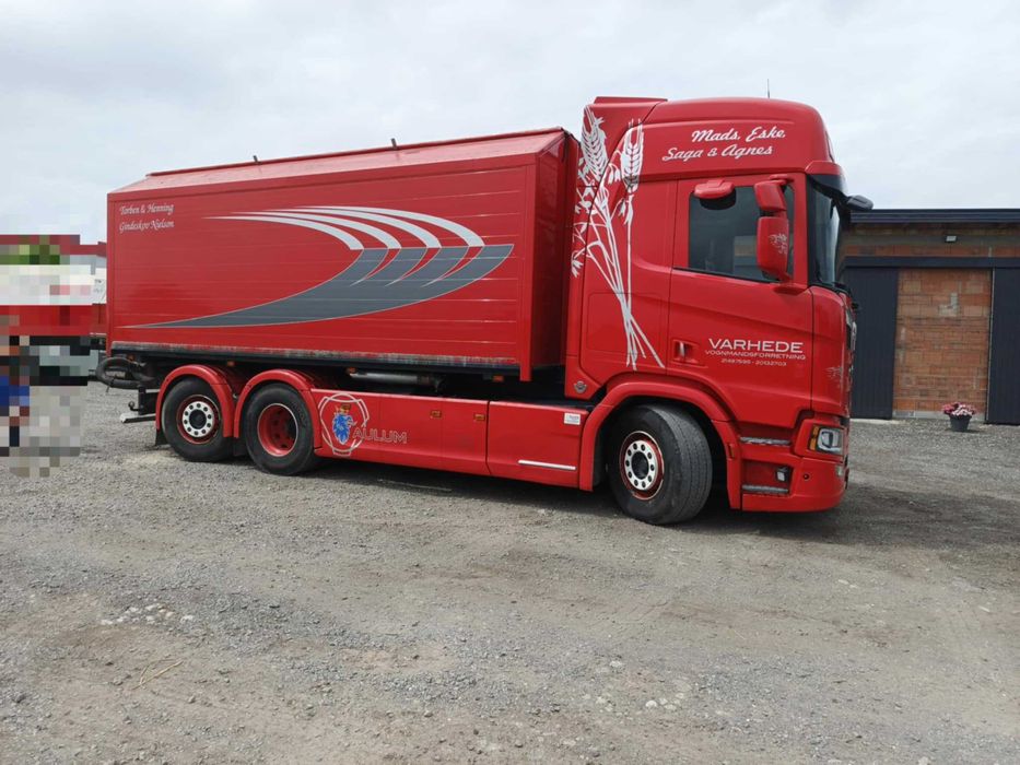 Scania   do zboża z dmuchawą odkurzaczem samozaładowcza
