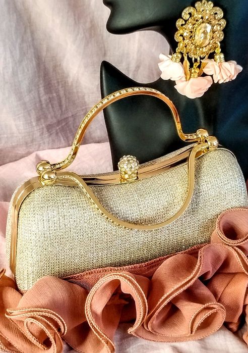 Złota, elegancka,wieczorowa torebka,inkrustowane rączki