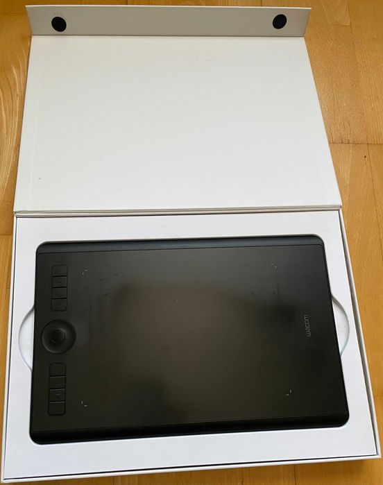 Wacom Intuos Pro M (PTH-660-N)