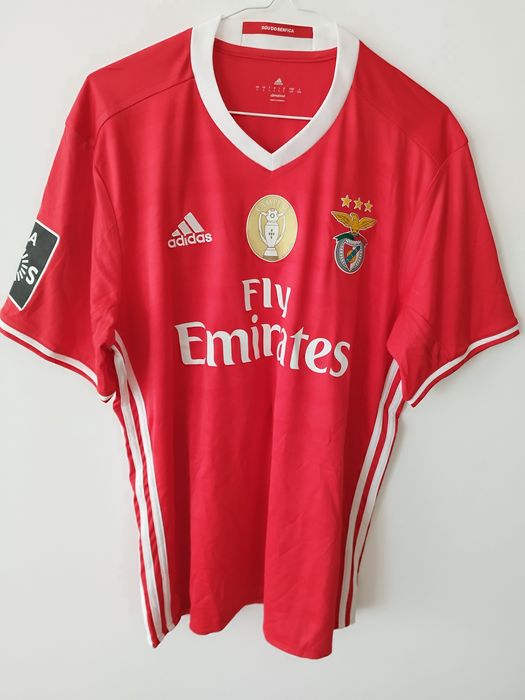 Camisolas Clubes de Futebol: Benfica - Sporting - U.Madeira - Alemanha