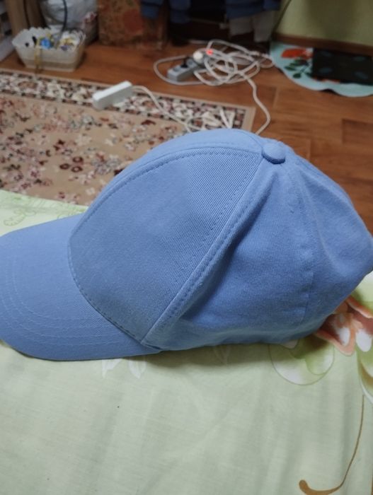Продам жіночу кепку бейсболку