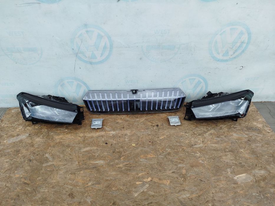 Фари Skoda Enyaq решітка з підсвідкою