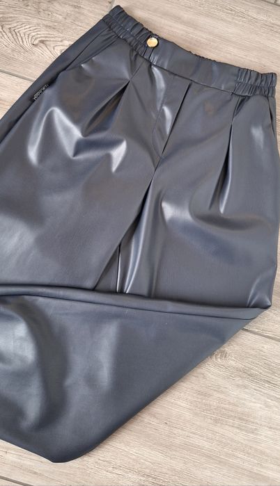 Spodnie Minouu joggery eko skórka hit jesieni