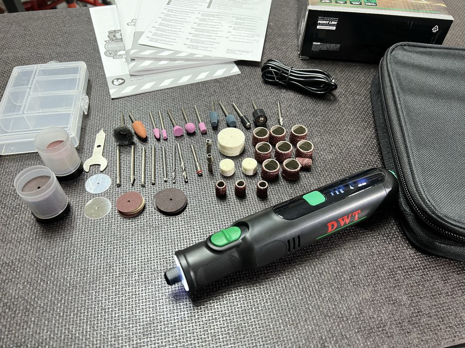 Мощный Гравер аккумуляторный DWT AGSP-07 TB + набор