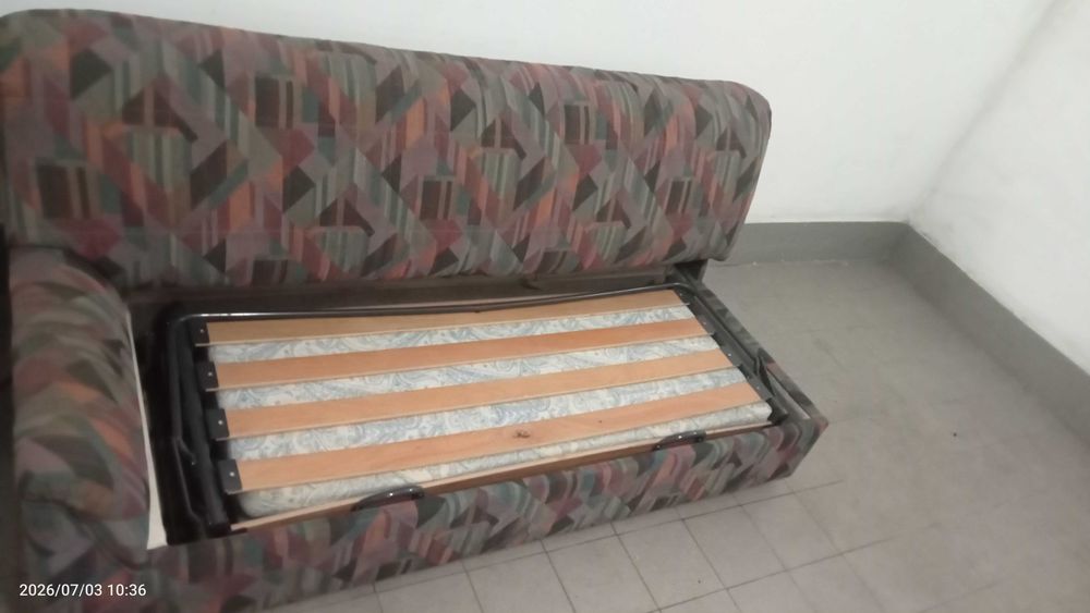 Sofá 5 lugares e pufs