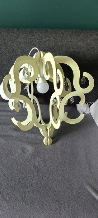 Lampa wisząca do pokoju dziecięcego