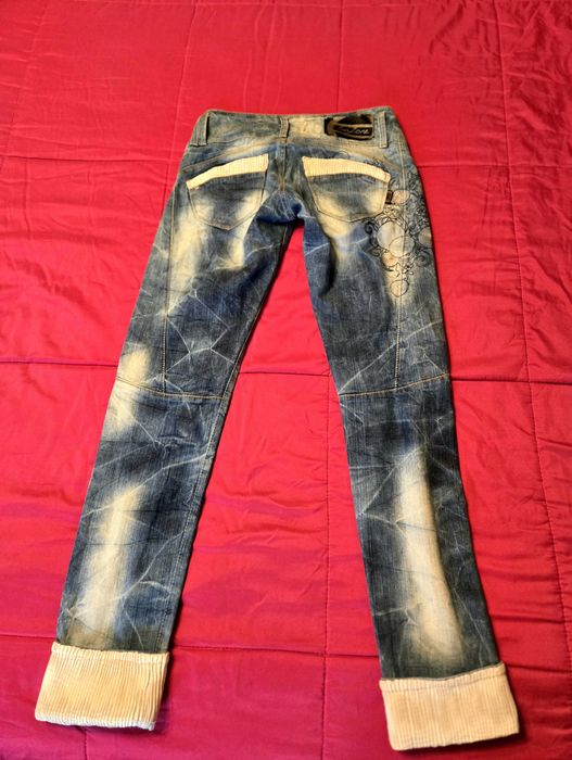 Calças personalizadas em ganga