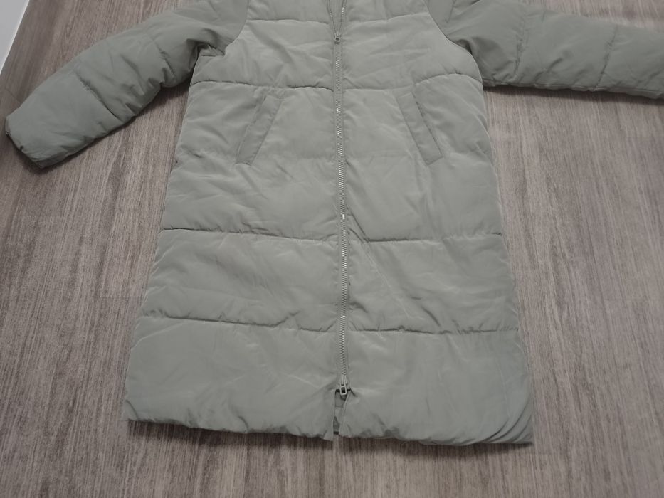 Sprzedam damski płaszczyk zimowy rozmiar S.