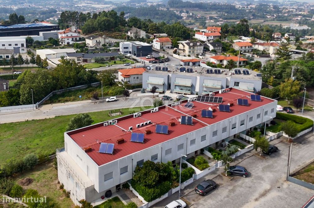 Moradia T3 Banda em Priscos, Braga