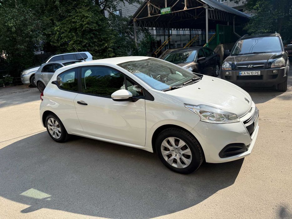Продам Peugeot 208 2016 $5800