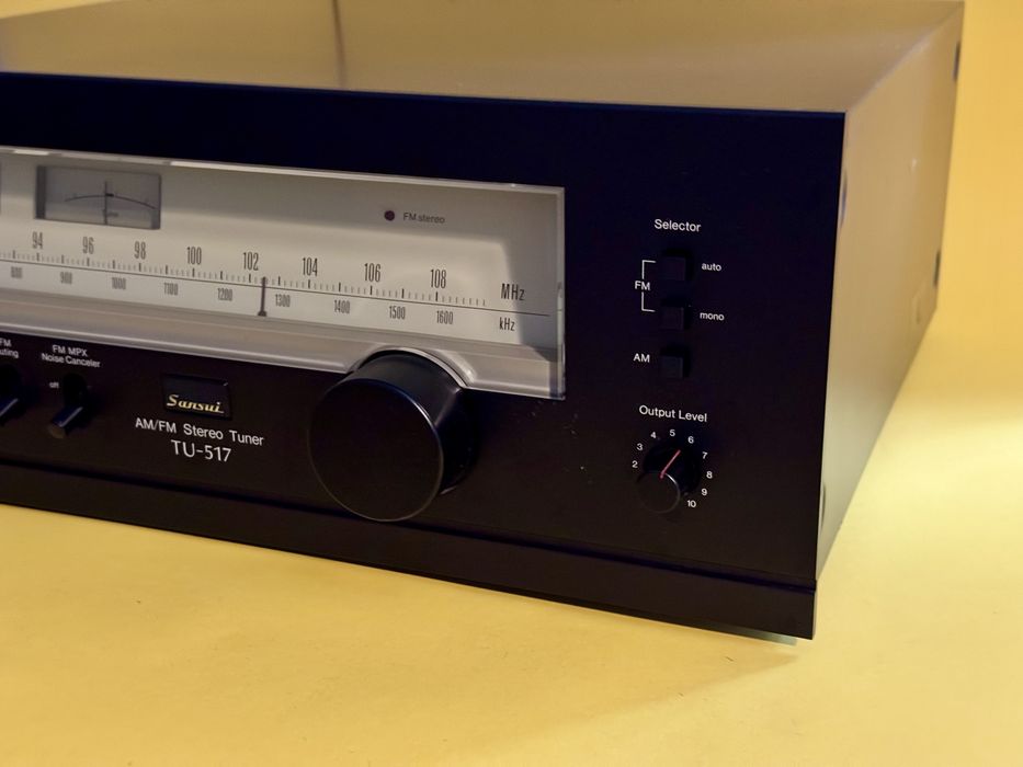Sansui TU-517. Tuner radiowy