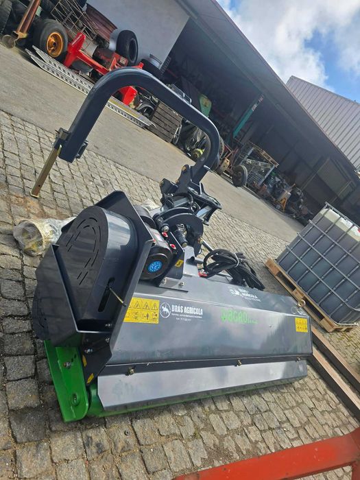 Triturador agricola de martelos com braço articulado de 1.80 Mt trabalho - Novo