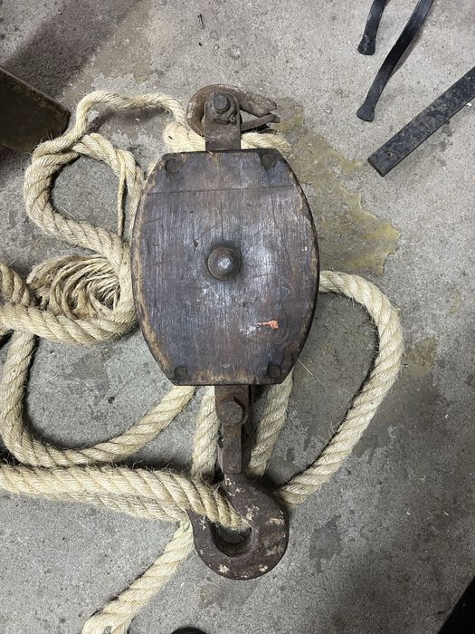 Cadernal, Moitão, roldana