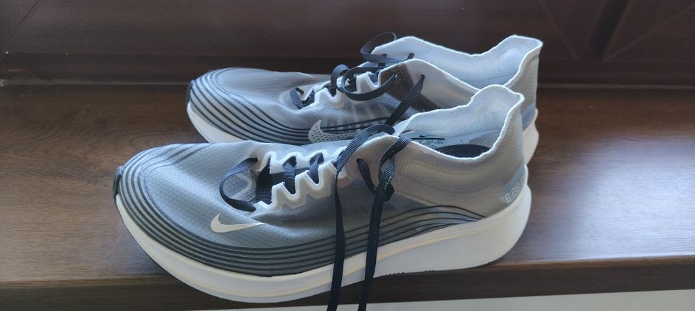 Sprzedam buty sportowe Nike Racing