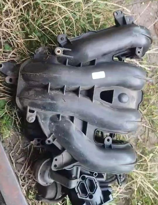 Впускной коллектор Амулет astra h ford, focus c-max 1,8 бензин renault