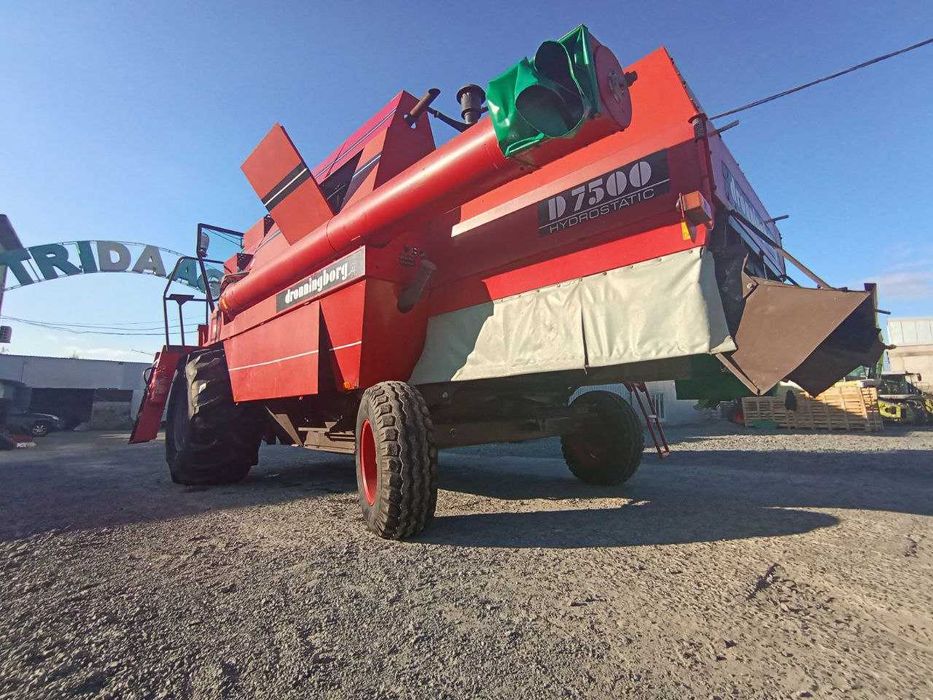 Комбайн Dronningborg D 7500 з гідроходом