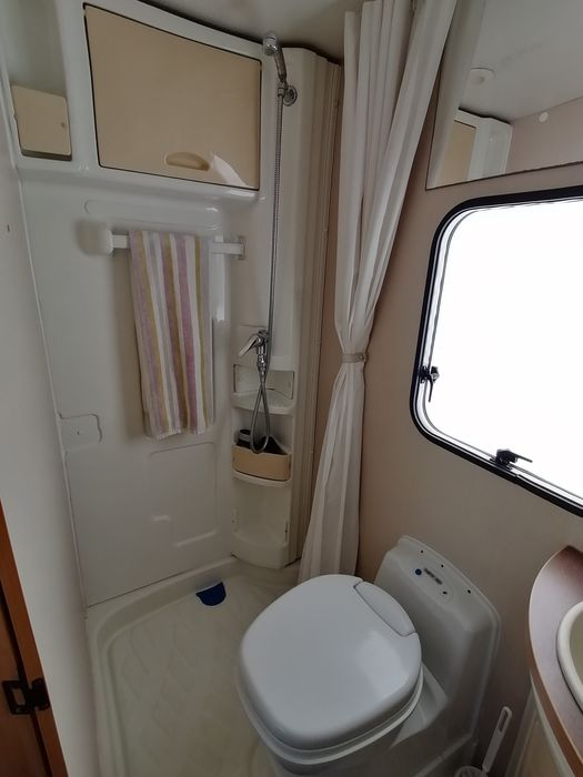 Autocaravana Ford 2.2 TDCi – Revisão Feita  | 6 Lugares