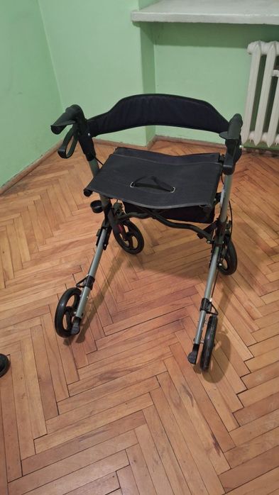 Chodzik dla seniora, siedzisko