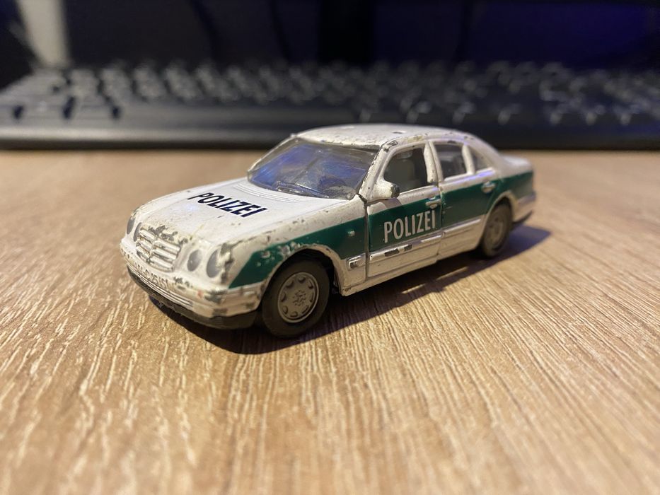 Mercedes-Benz E230 Polizei SIKU