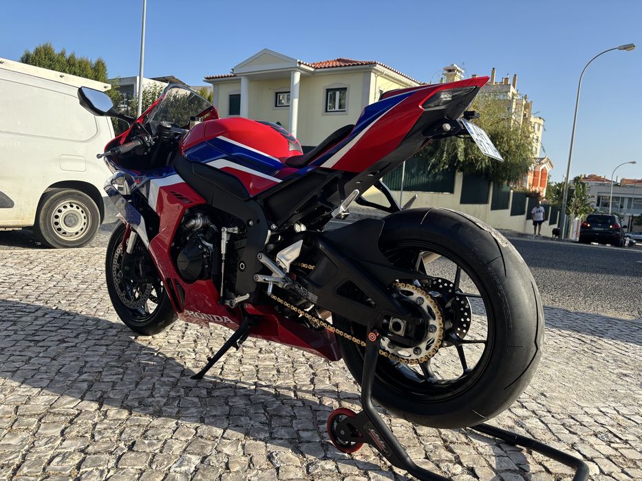Honda CBR 1000 RR- R Fireblade