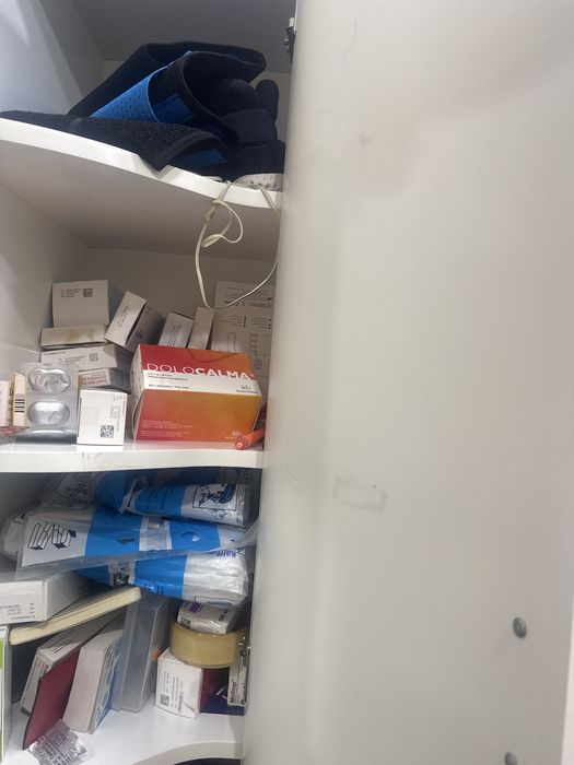 Armario de canto com muita arrumacao