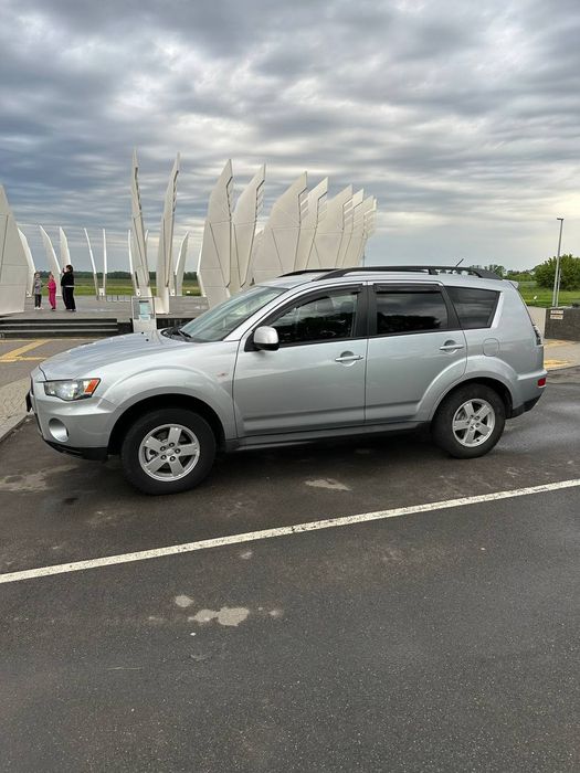 Mitsubishi outlander XL