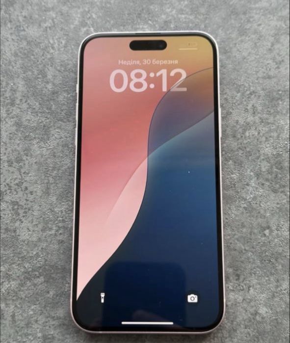 Айфон 15 плюс в гарному стані