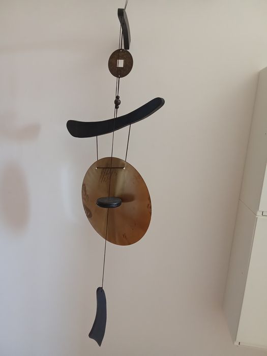 Espanta com prato em latão