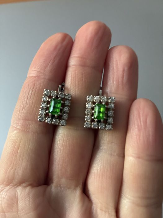 Срібні сережки з натуральним камінням