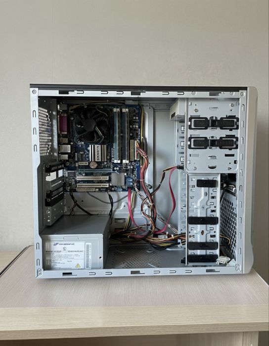 Системний блок / пк / компʼютер